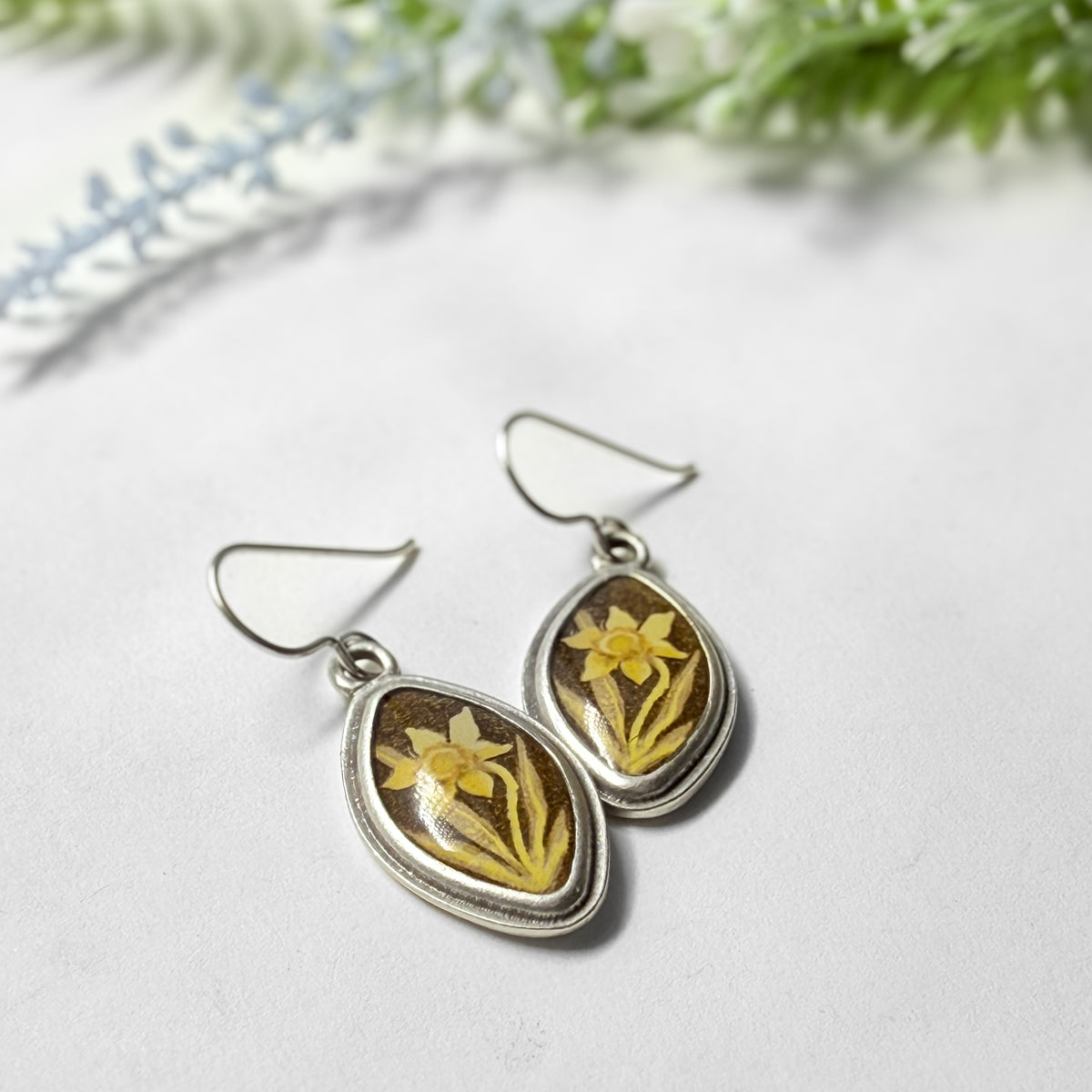 Sepia Daffodil Earrings