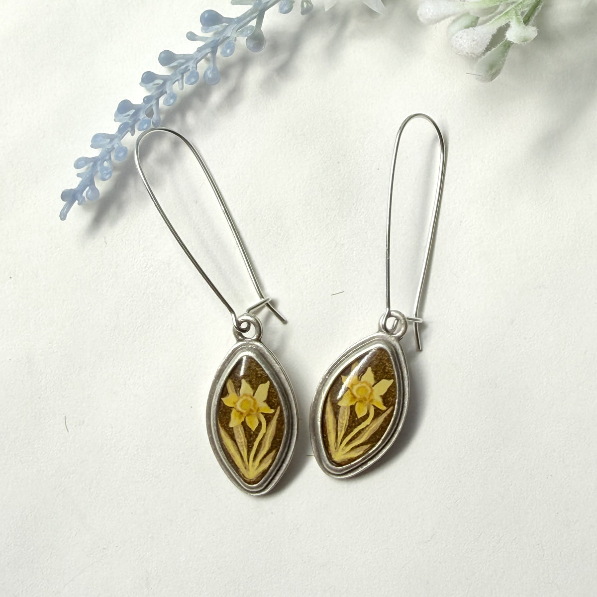 Sepia Daffodil Earrings